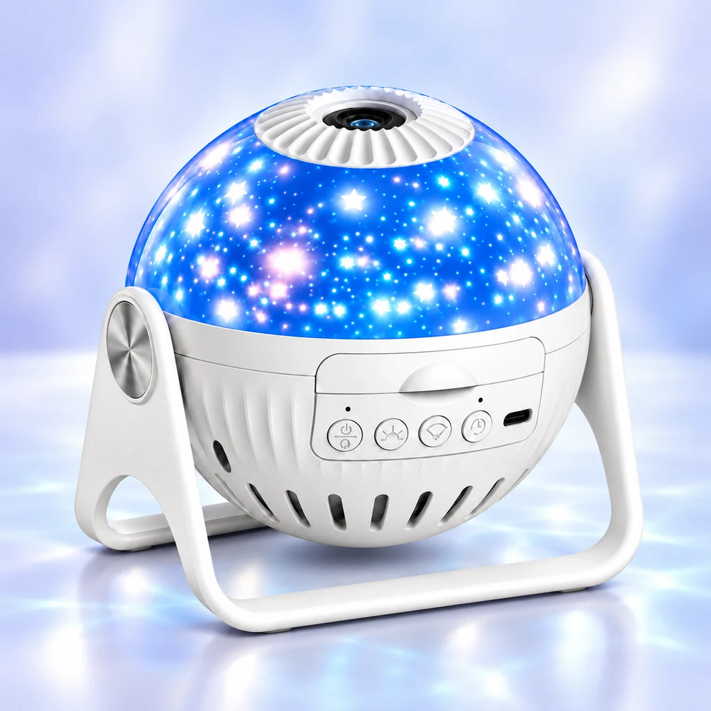 Veilleuse projecteur planétarium Stella allumée, dôme étoilé bleu sur support en U blanc pivotant, fond bleuté apaisant